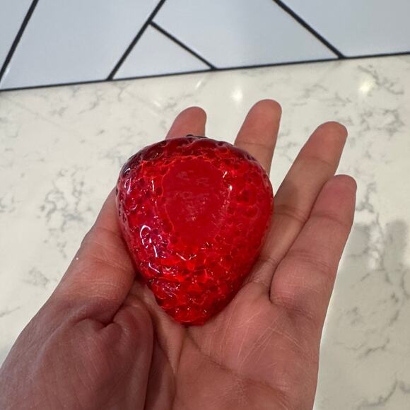 Murano Style Glass Strawberry decor trinket 4.0oz, 2” vibrant red green fresa - Picture 6 of 8